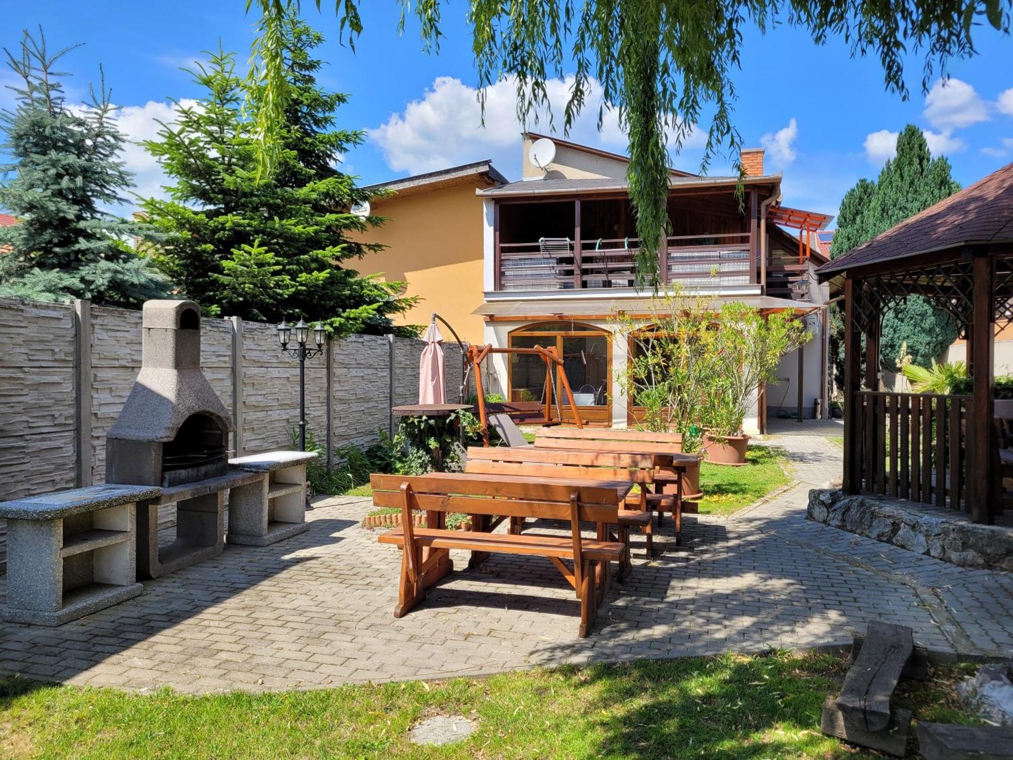 Penzión Korzo Sturovo Exterior foto