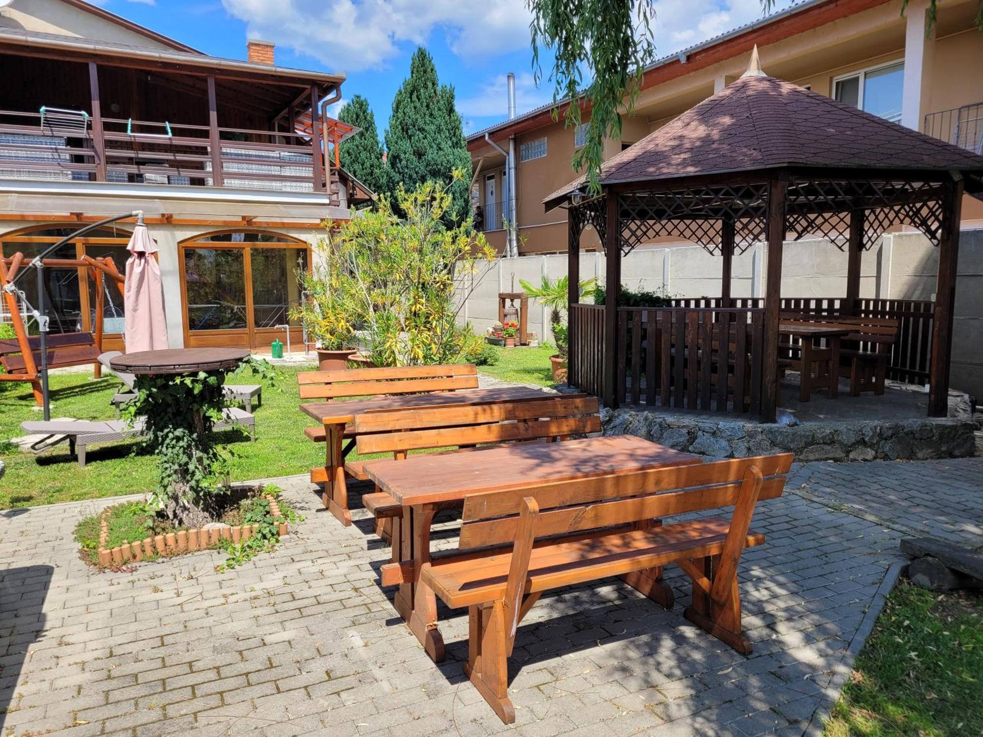 Penzión Korzo Sturovo Exterior foto