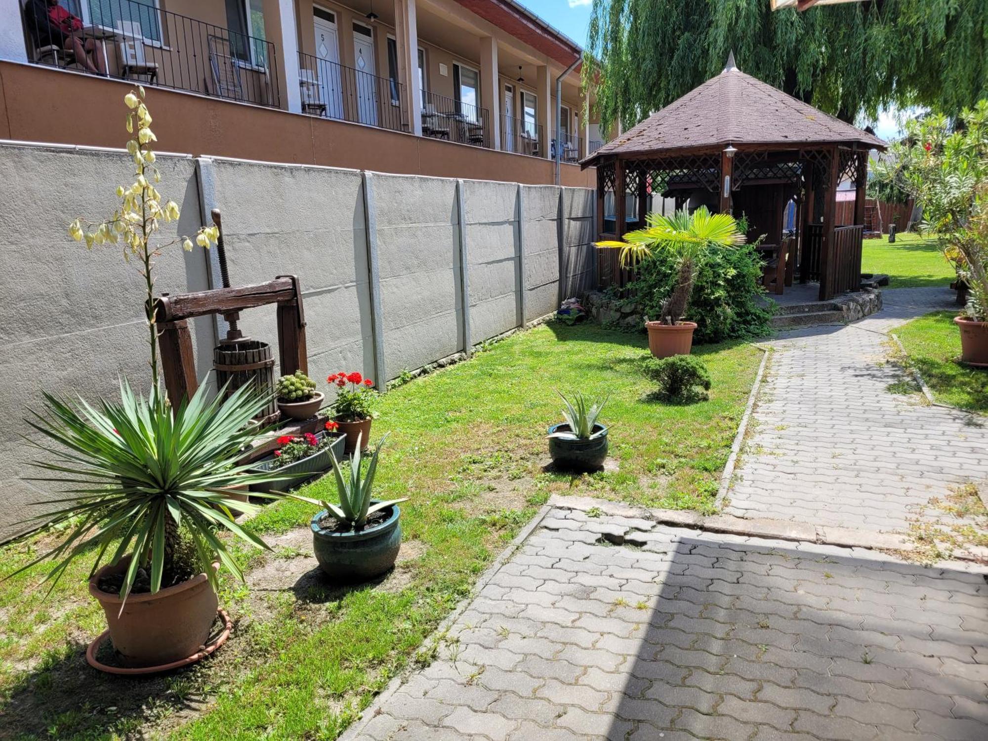 Penzión Korzo Sturovo Exterior foto